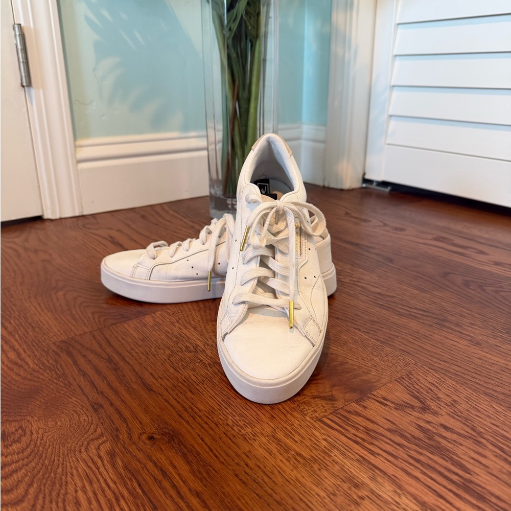 adidas White Casual and Comfy Sneakers